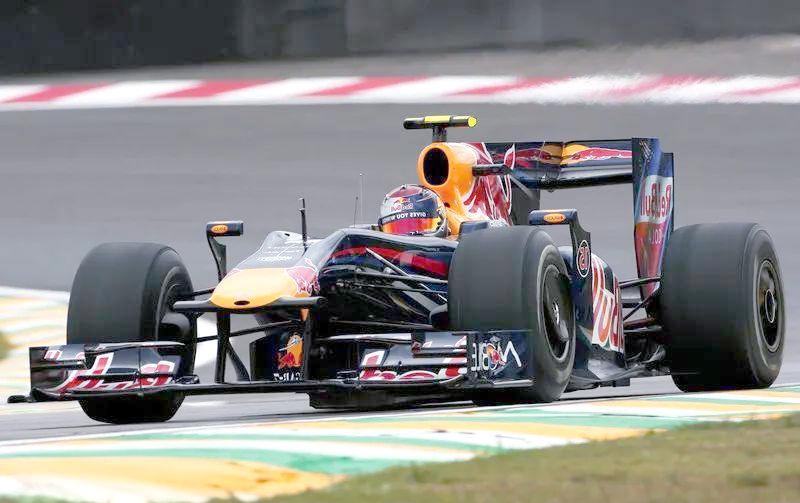 关于雷诺车队完胜红牛车队，汉密尔顿关键制胜的信息