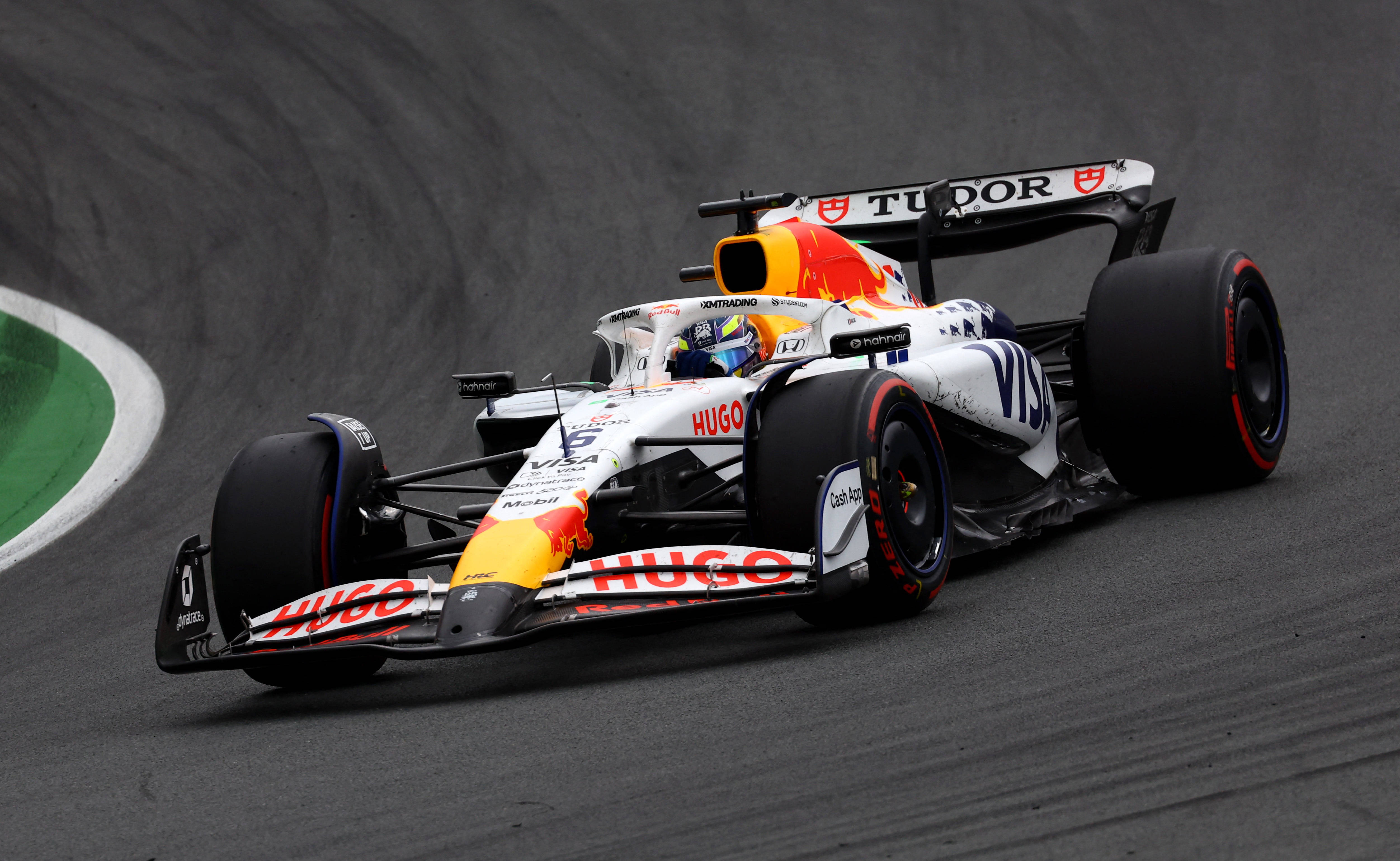 关于红牛二队绝杀迈凯伦,塞恩斯点燃赛场的信息 关于红牛二队绝杀迈凯伦,塞恩斯点燃赛场的信息