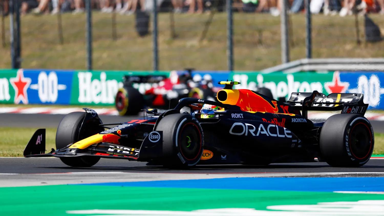 红牛二队鏖战梅赛德斯,佩雷兹刷新纪录 红牛二队鏖战梅赛德斯,佩雷兹刷新纪录