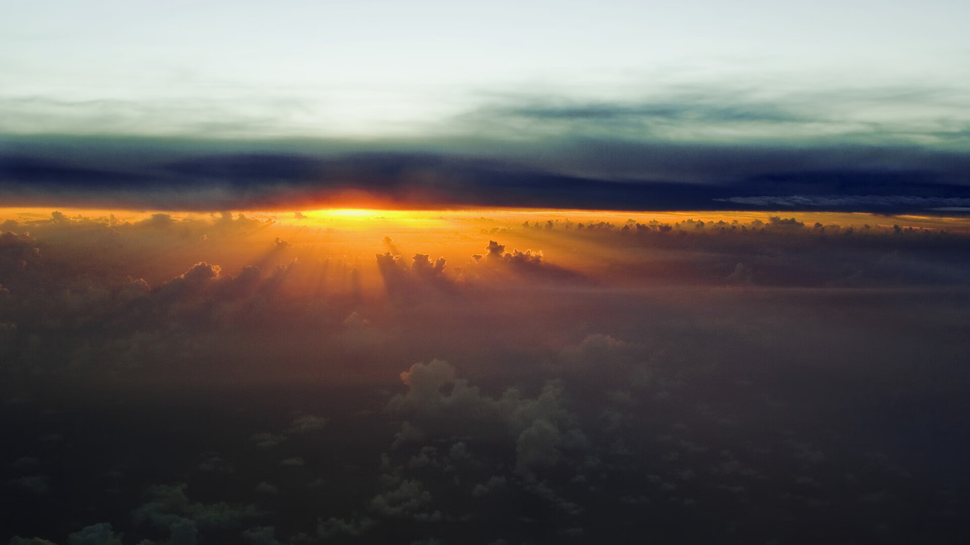 从阿尔及利亚沙漠到毕尔巴鄂街道，F1年度争冠焦点战的跨洲逆转