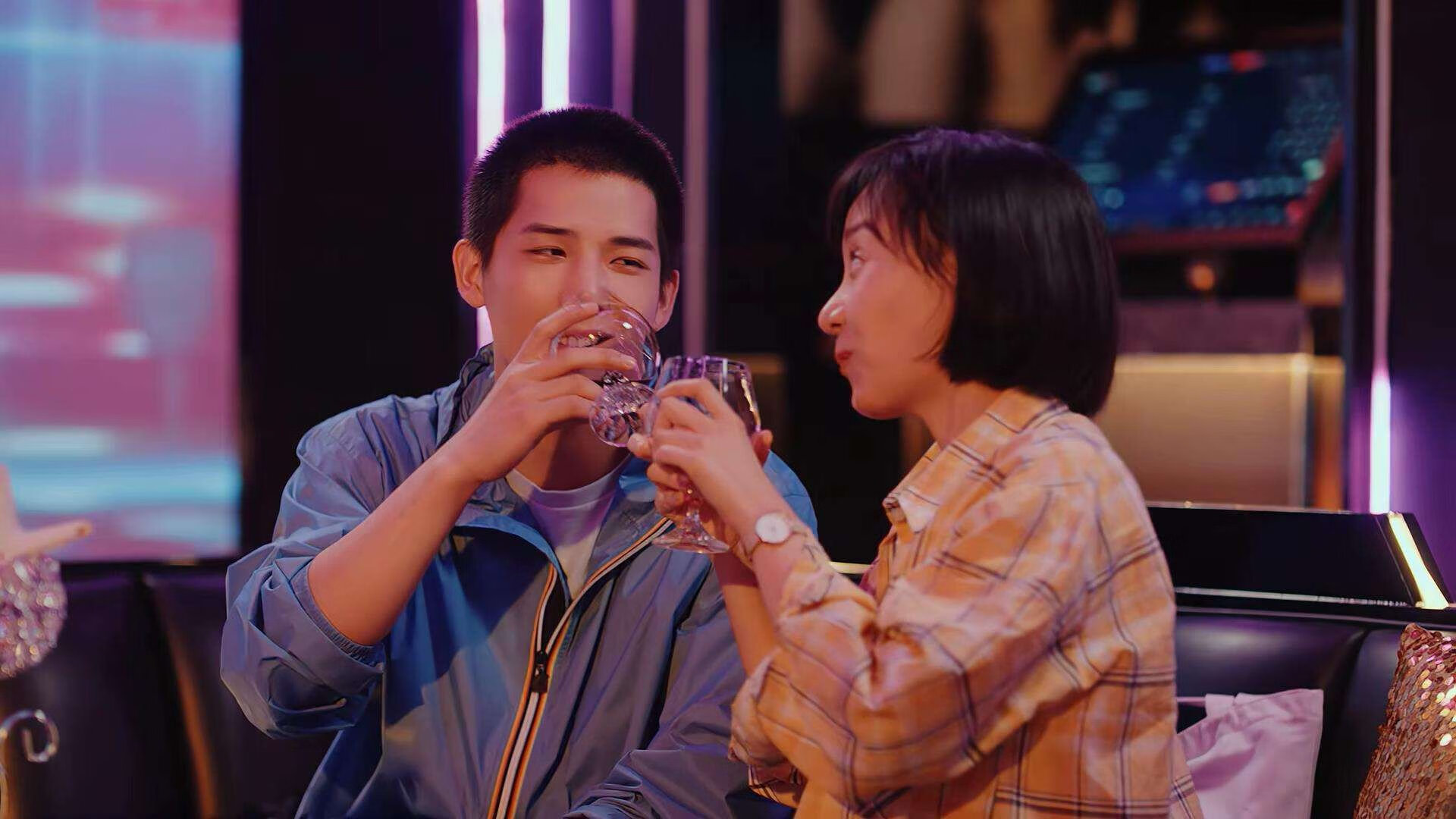 青春风暴席卷高原，爱德华兹的无人之境